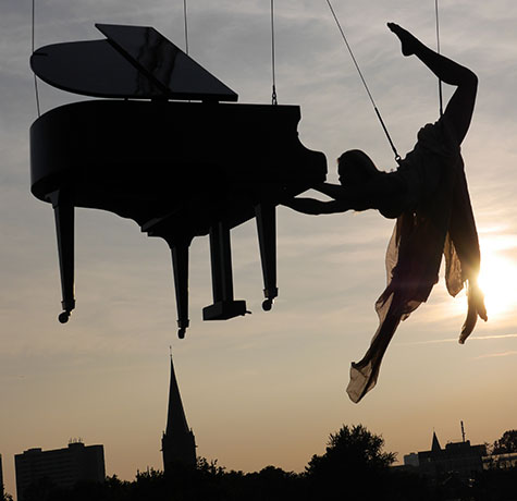 Flying Piano 1