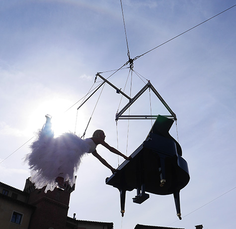 Flying Piano 4
